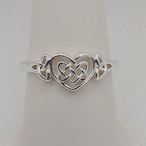 Sterling Silver‎ Celtic Knot Heart Ring Size 7 (NWOT)